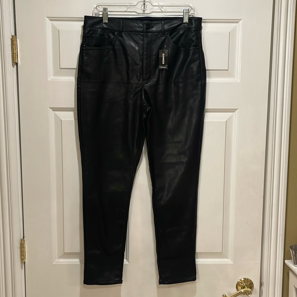 Express NWT faux leather pants NWT size 10 skinny high rise